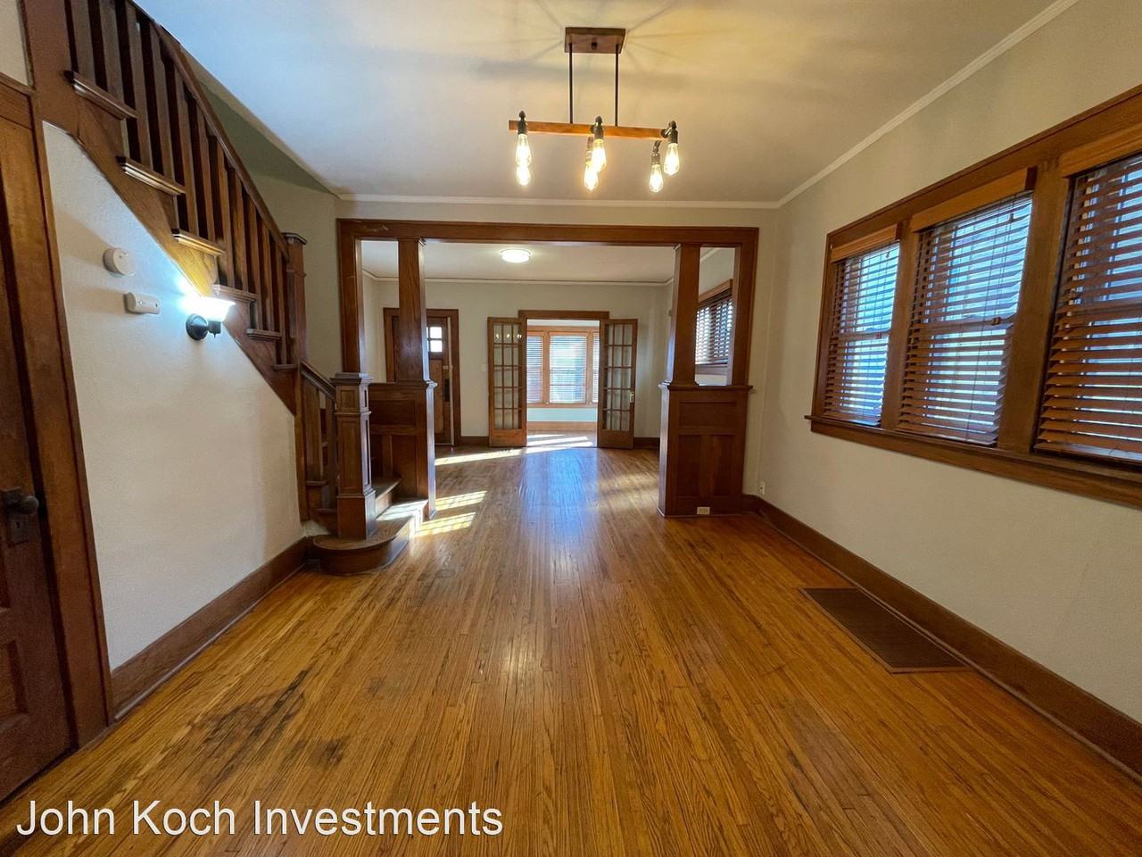 225 N Spring Ave - Photo 3 of 19