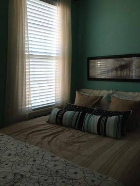 615 Elgin St - Photo 2 of 11