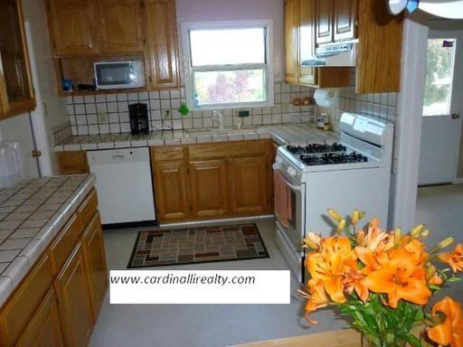 705 Airport Rd - Photo 2 of 11