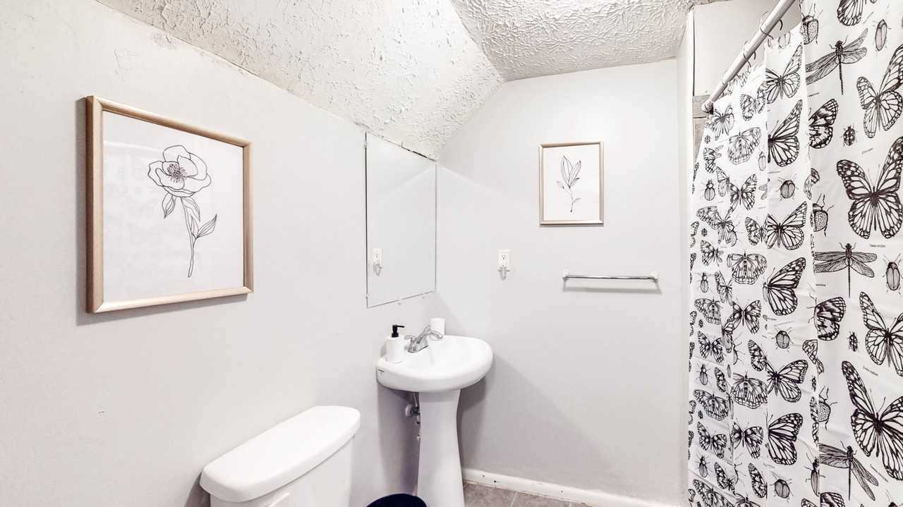 Evergreen Dr - Photo 2 of 9