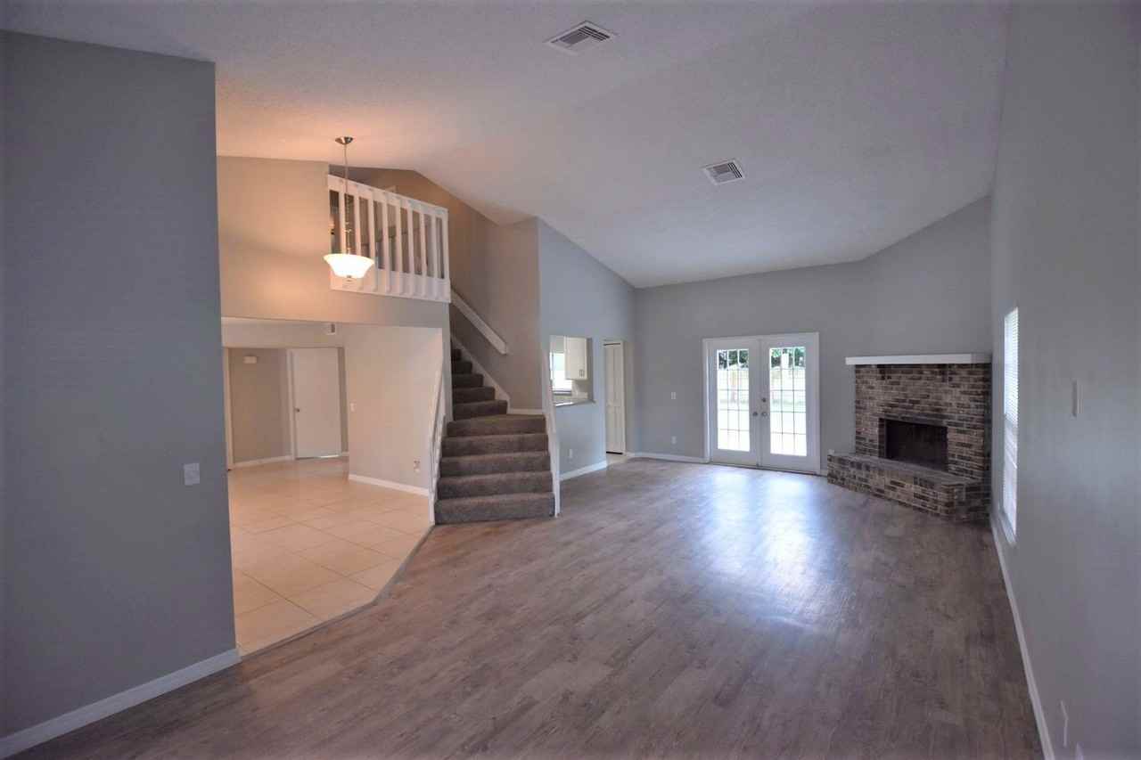 4263 Vixen Ct - Photo 3 of 15