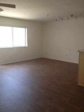 807 S B St - Photo 2 of 6