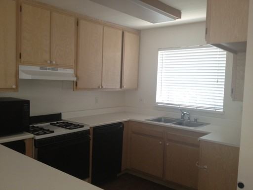 807 S B St - Photo 3 of 6