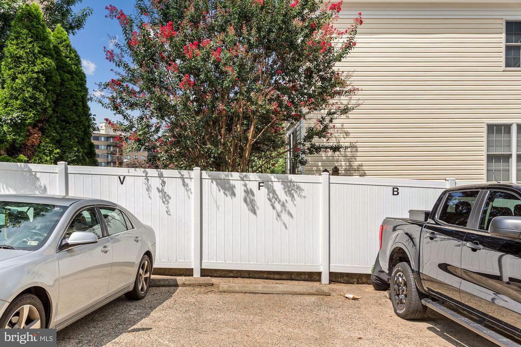 2135 N Taylor St #F - Photo 2 of 24