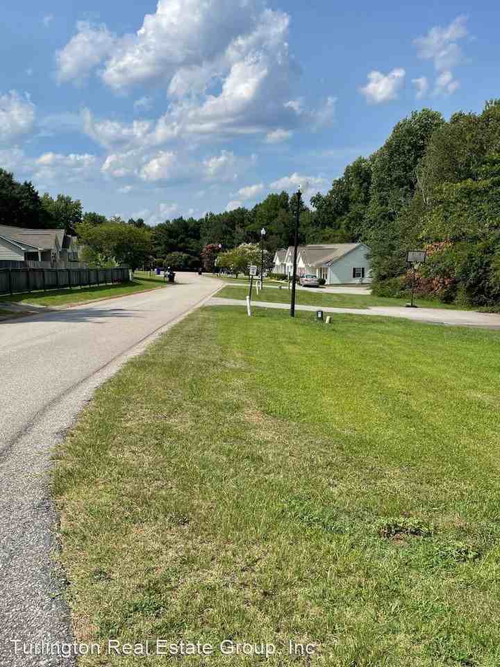 85 Coatsberry Village Ct - Photo 3 of 4