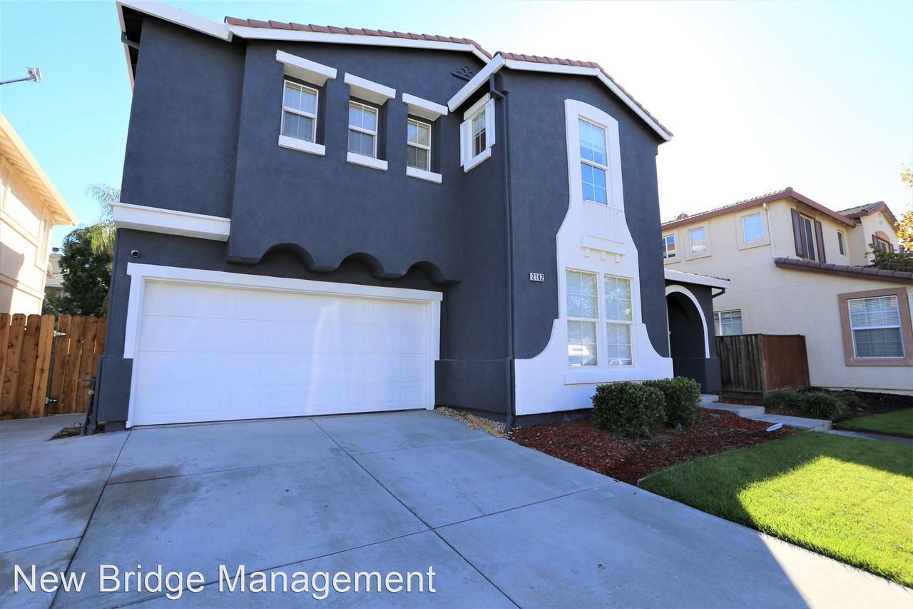 2142 Photinia Dr - Photo 2 of 36