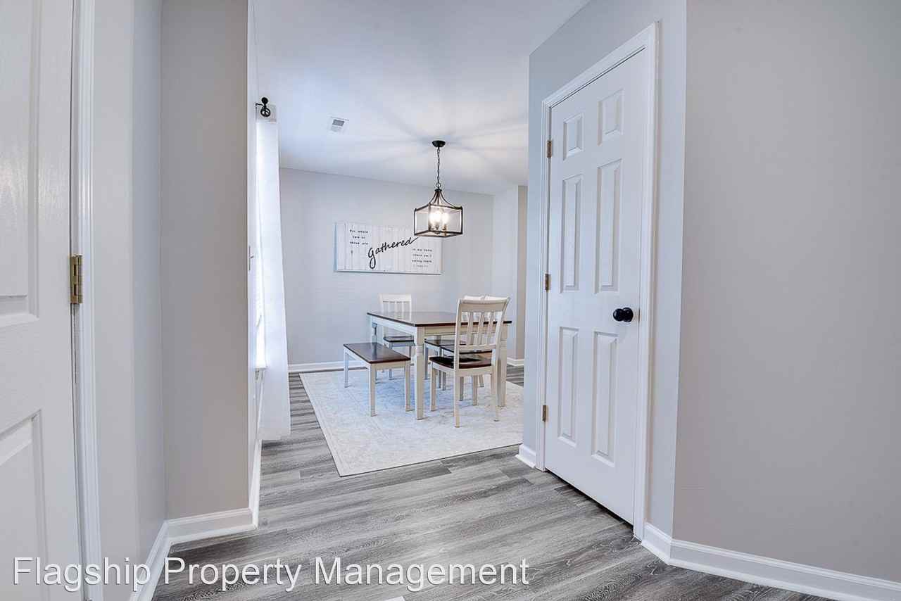 301 Garfield Ln - Photo 2 of 29