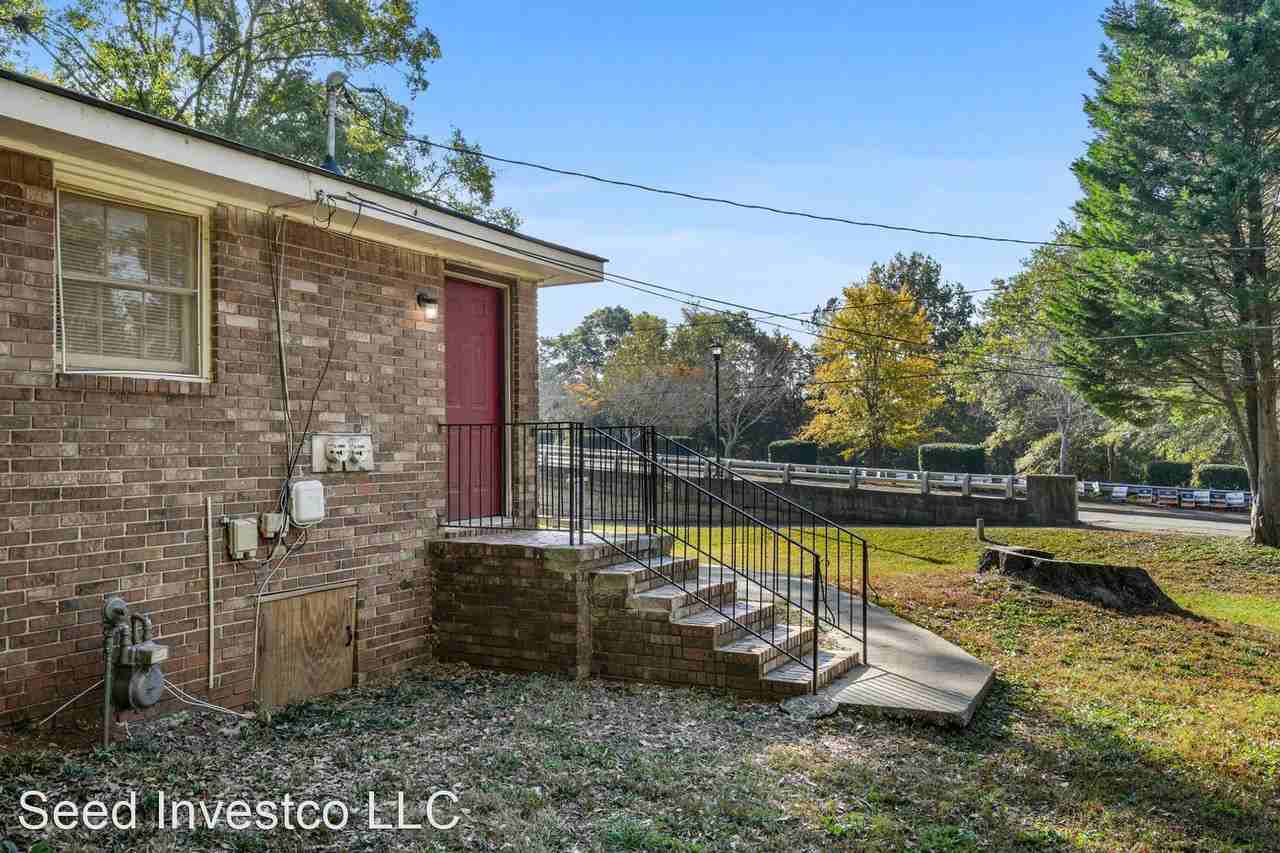 2538 & 2540 Joe Jerkins Boulevard - Photo 2 of 25