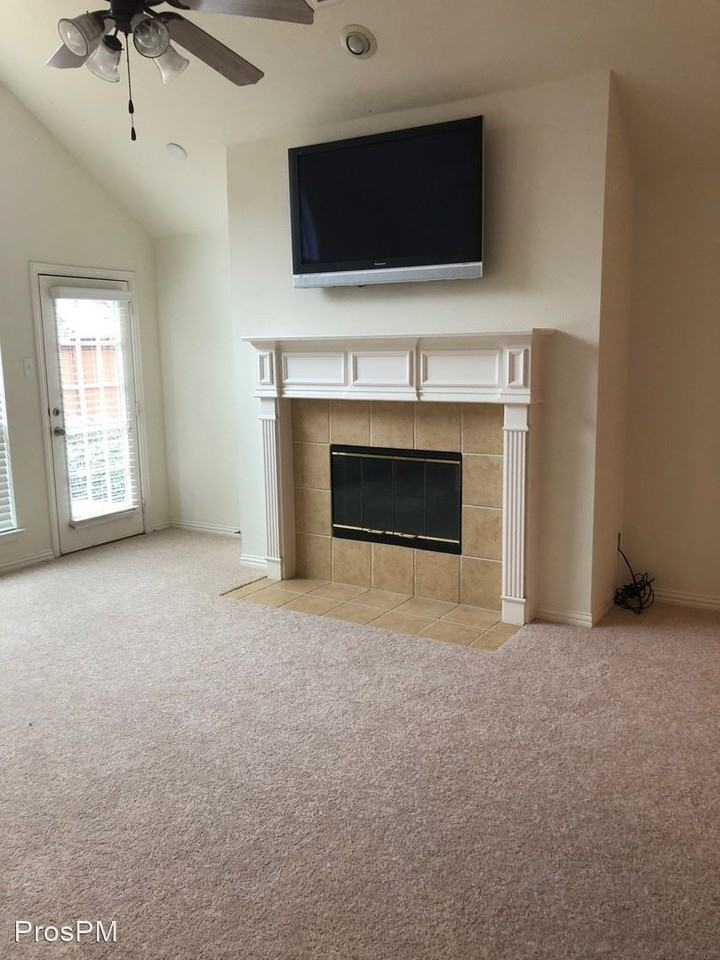 1161 Mission Ln - Photo 2 of 23