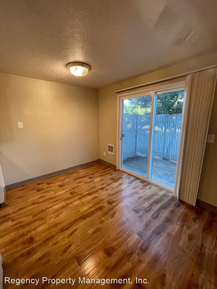 19220-19230 SE River Rd - Photo 3 of 10