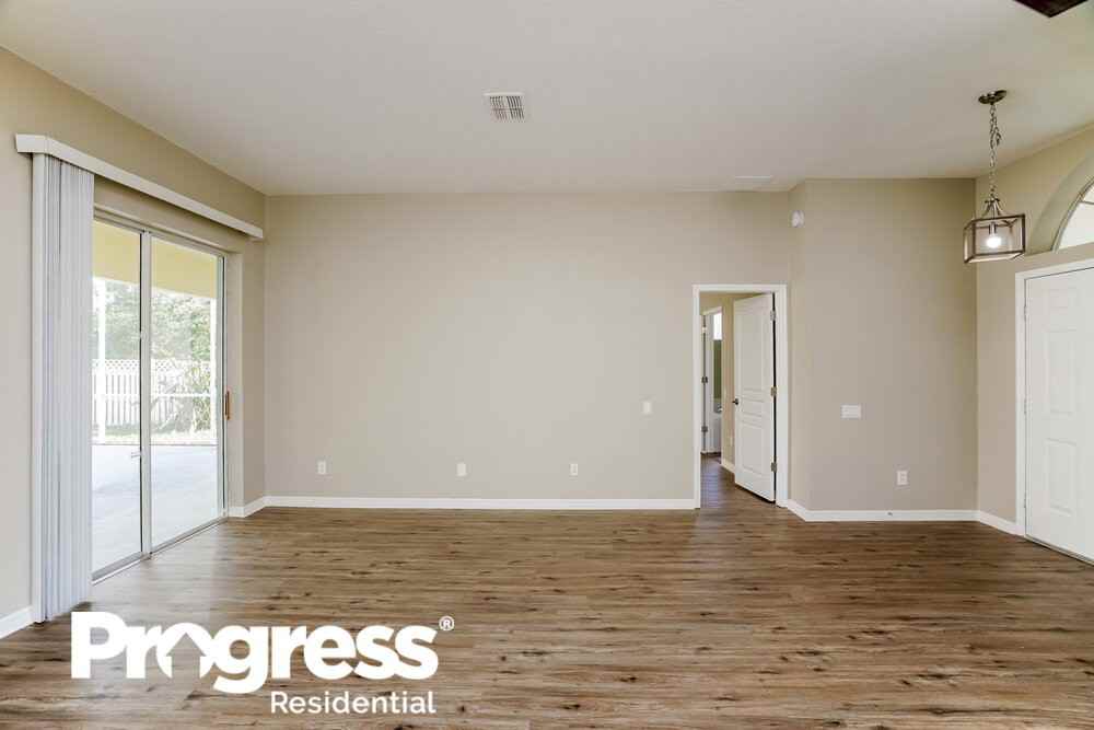 8740 Ashworth Dr - Photo 3 of 16