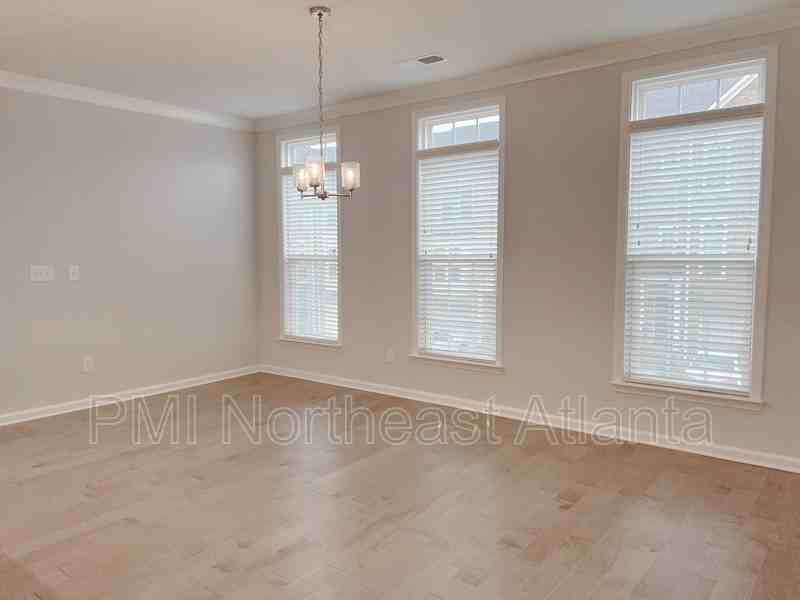 794 Atwood Ln - Photo 2 of 19