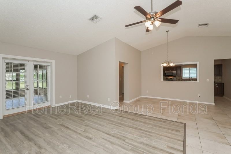 1913 Twisting Ln - Photo 2 of 18