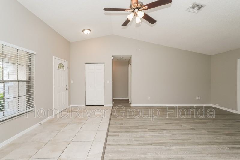 1913 Twisting Ln - Photo 3 of 18