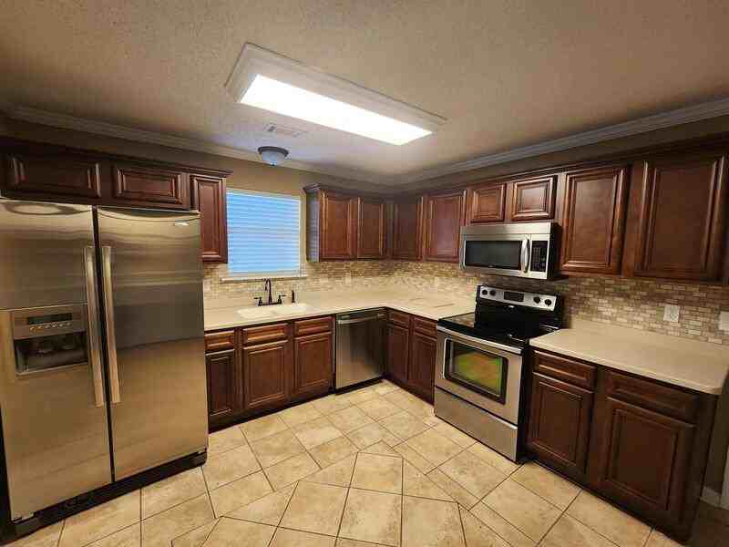 119 Somerset Dr - Photo 2 of 17