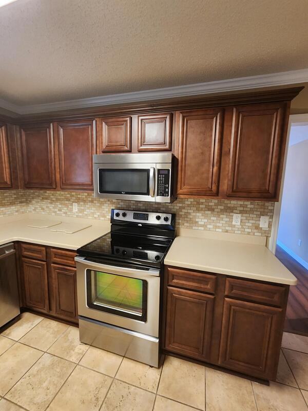 119 Somerset Dr - Photo 3 of 17