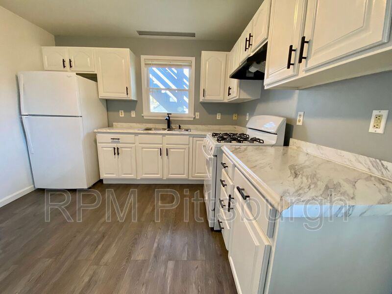 1009 Brackenridge Ave #1 - Photo 3 of 14