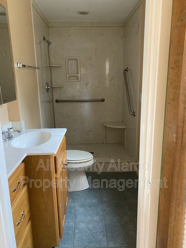 301 Aero Ave - Photo 3 of 10