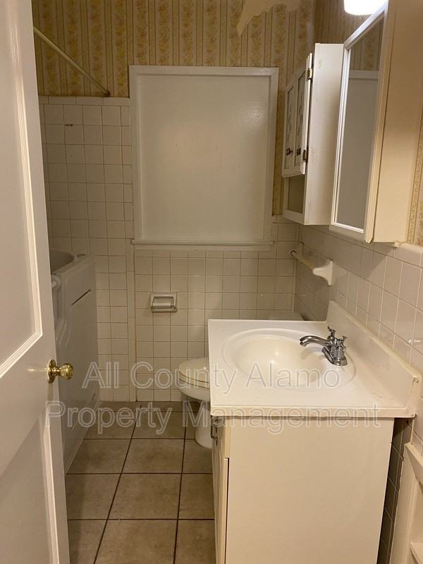 301 Aero Ave - Photo 4 of 10