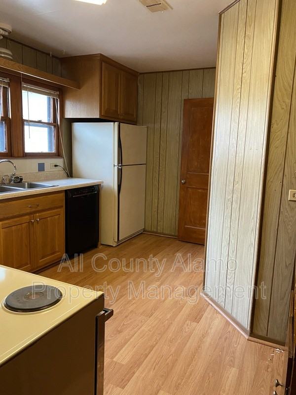 301 Aero Ave - Photo 6 of 10