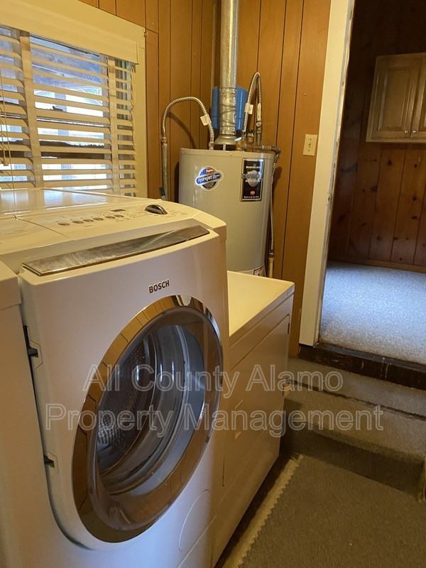 301 Aero Ave - Photo 7 of 10