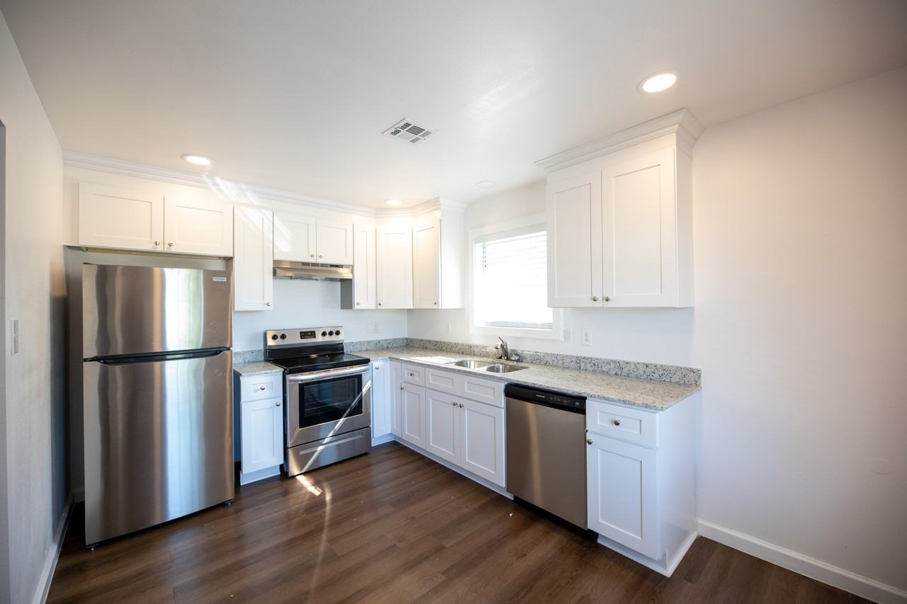 7917 Nelson Rd - Photo 2 of 9