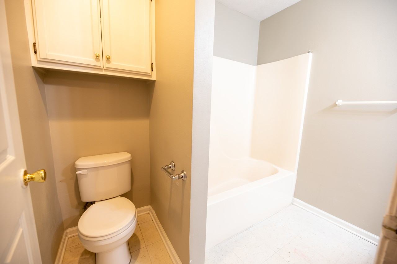 1812 Esther Dr - Photo 3 of 7