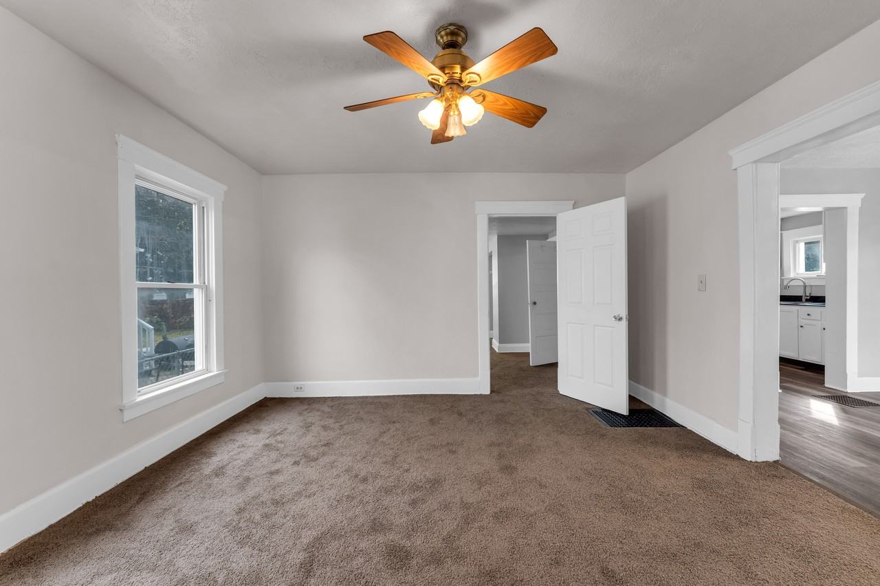 352 Vic Janowicz Dr - Photo 3 of 37