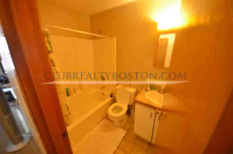 344 Market St #6 - Photo 4 of 24
