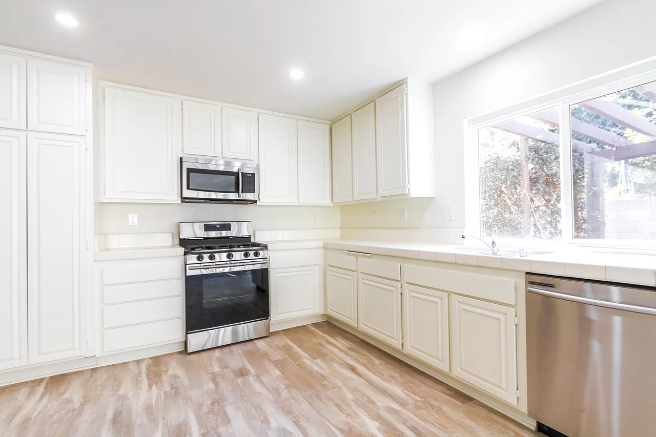 966 Goldenrod Drive - Photo 7 of 21