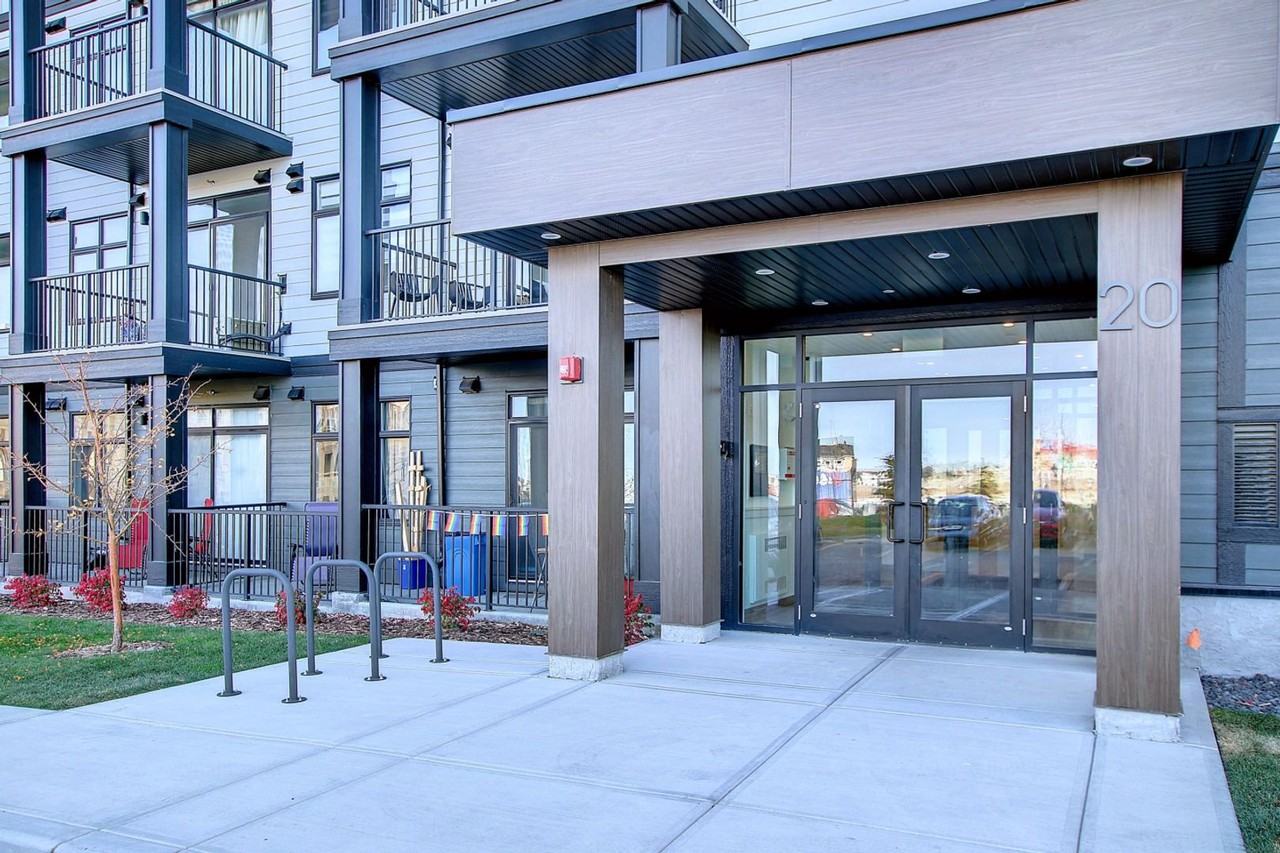 Beautiful 2 Bedroom Condo in Sage Hill - Photo 2 of 22