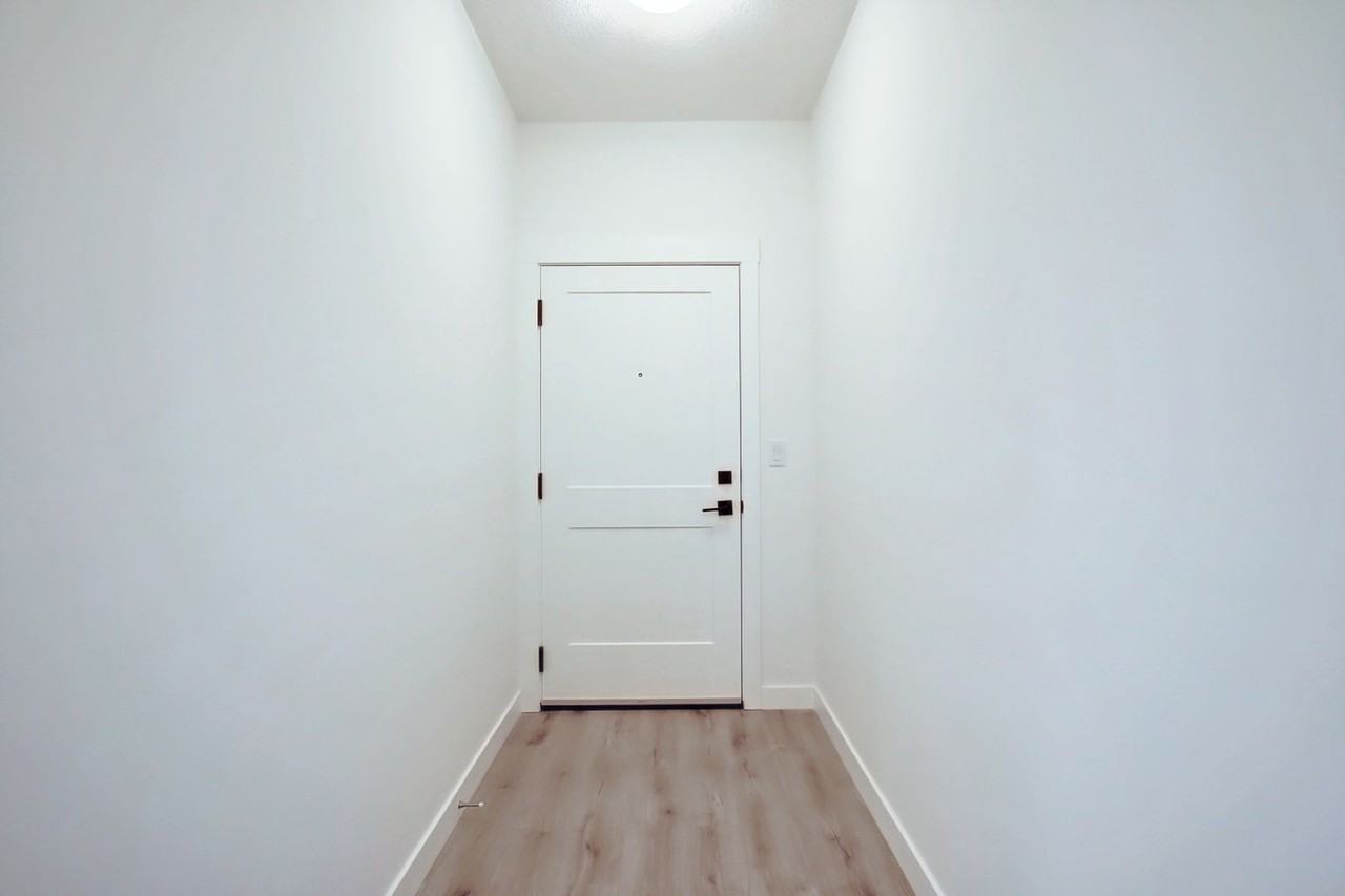 Beautiful 2 Bedroom Condo in Sage Hill - Photo 3 of 22