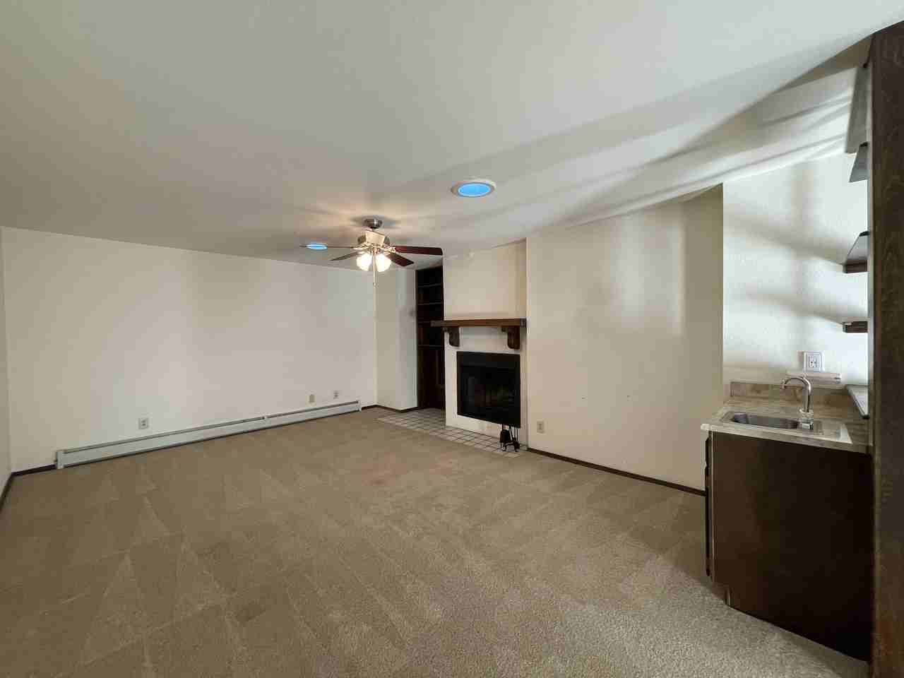 7 Village Pl - Photo 2 of 16