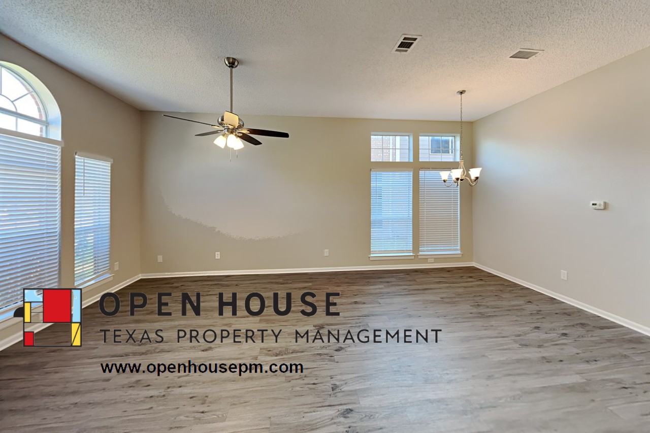 2509 Windchase Dr - Photo 3 of 10