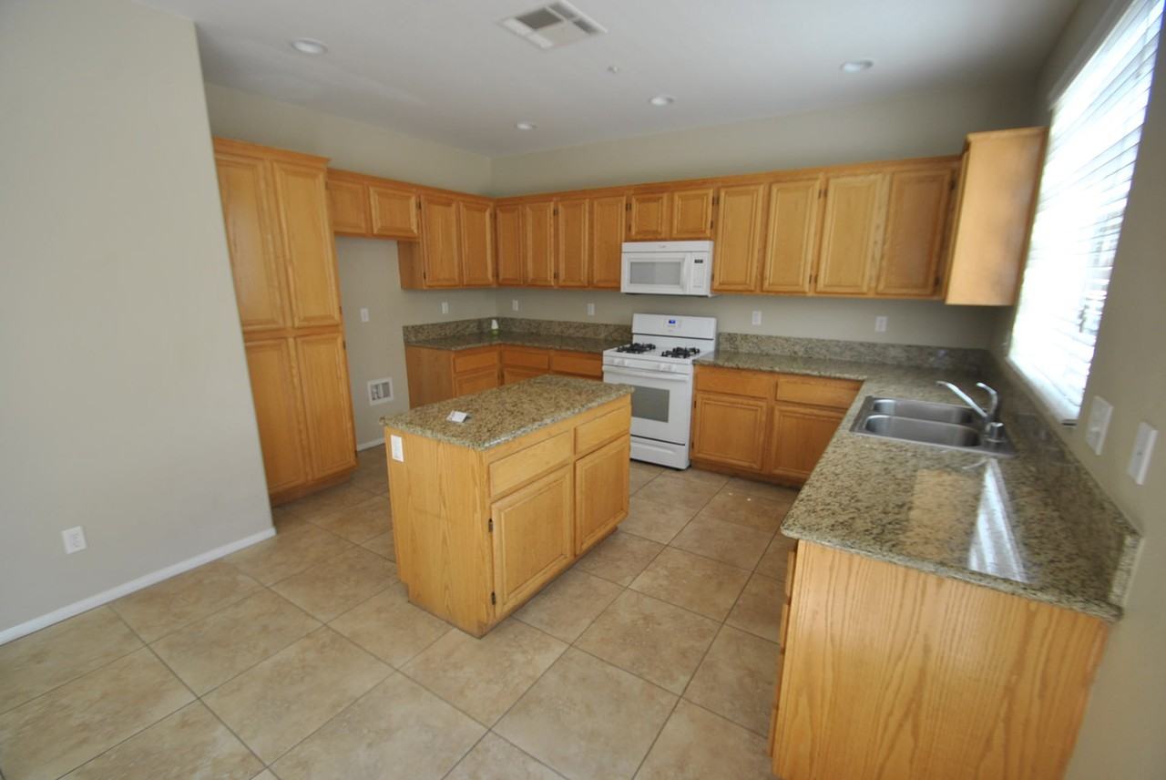 7153 Whitewood Dr - Photo 3 of 6