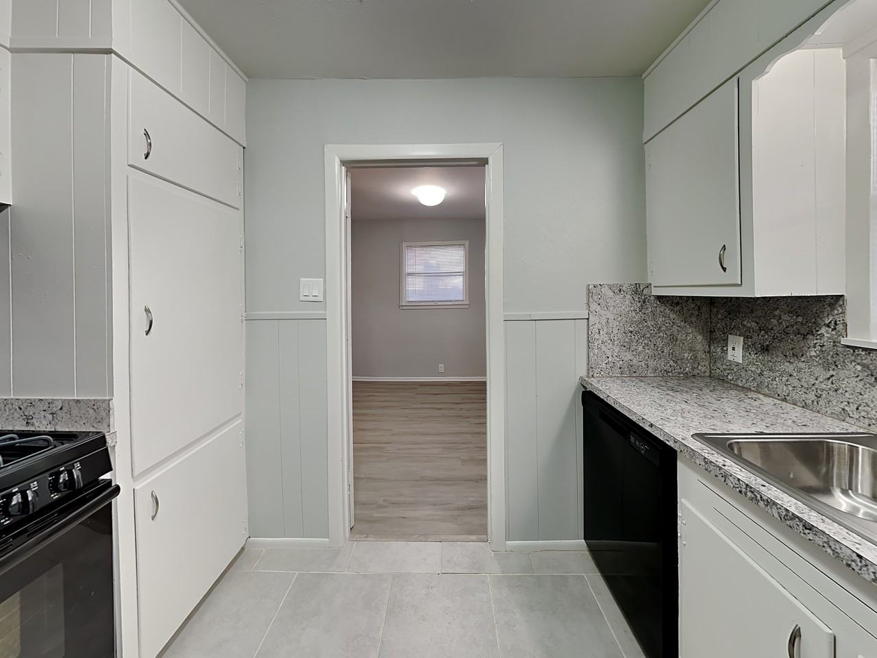 706 Lilly St - Photo 3 of 19