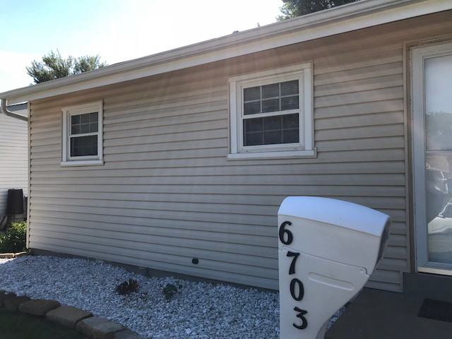 6703 Sandy Hill Dr - Photo 3 of 14