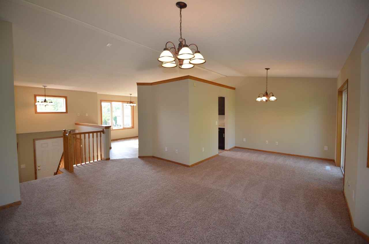 1202 Juniper Ln - Photo 2 of 5