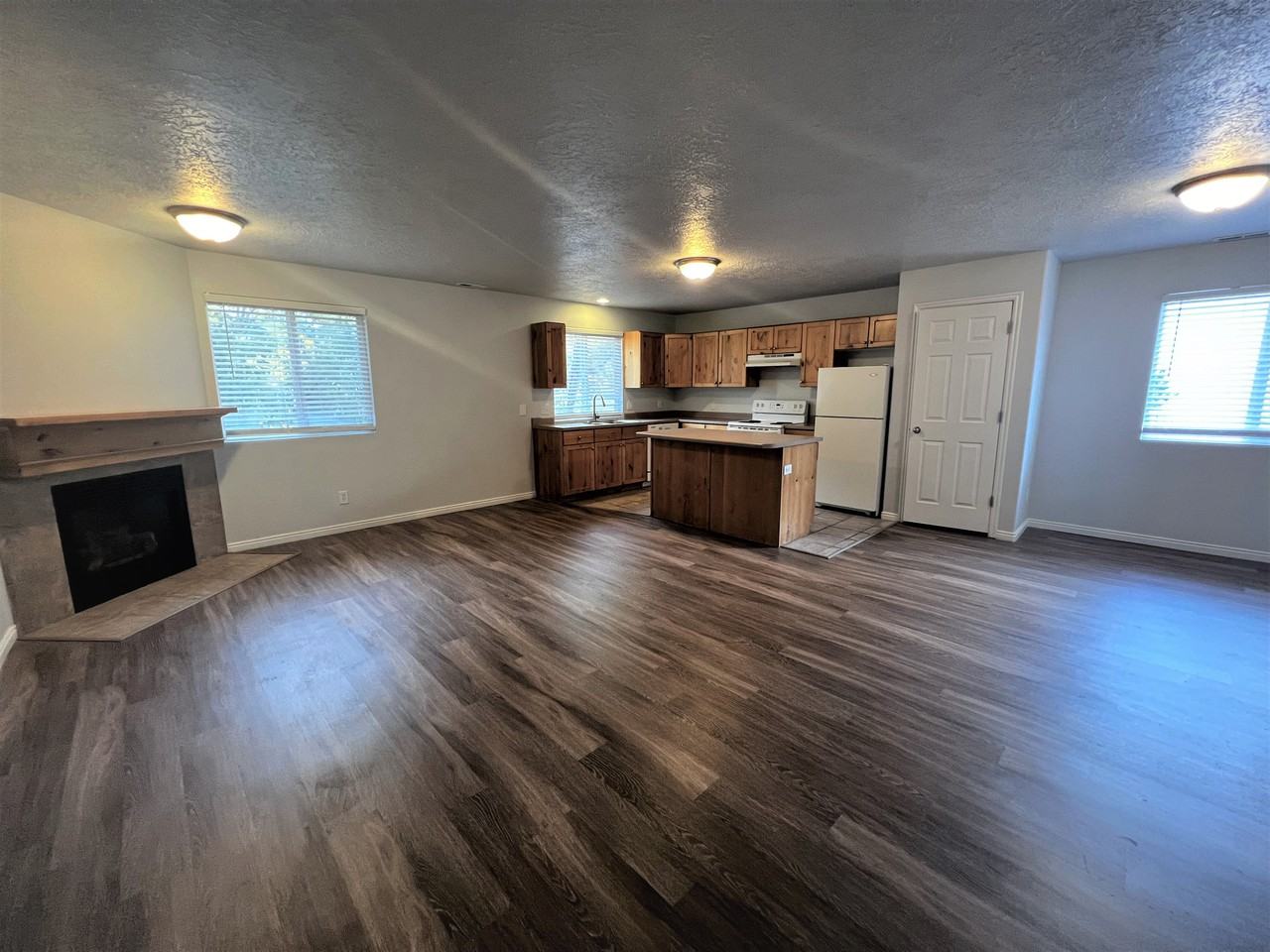 336 Durocher Ln - Photo 3 of 25