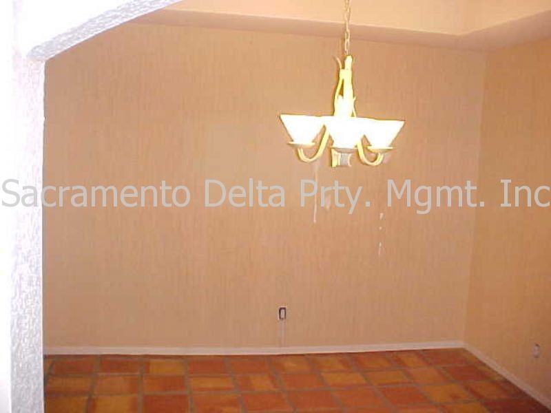 910 Cobble Shores Dr - Photo 2 of 8