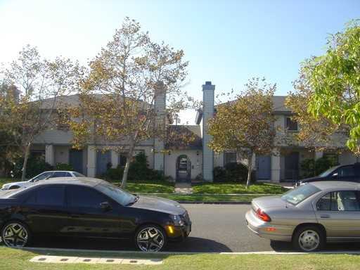 10725 Walnut St - Photo 3 of 8