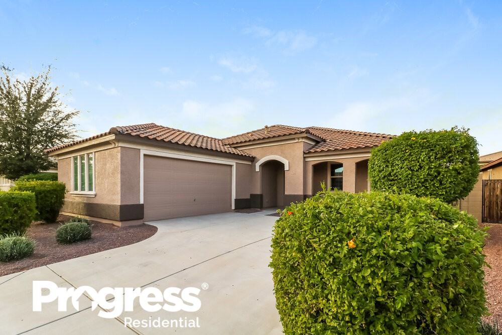 15862 W Desert Hills Dr - Photo 3 of 16