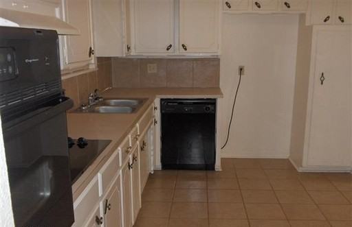 621 SW 71st St - Photo 2 of 5