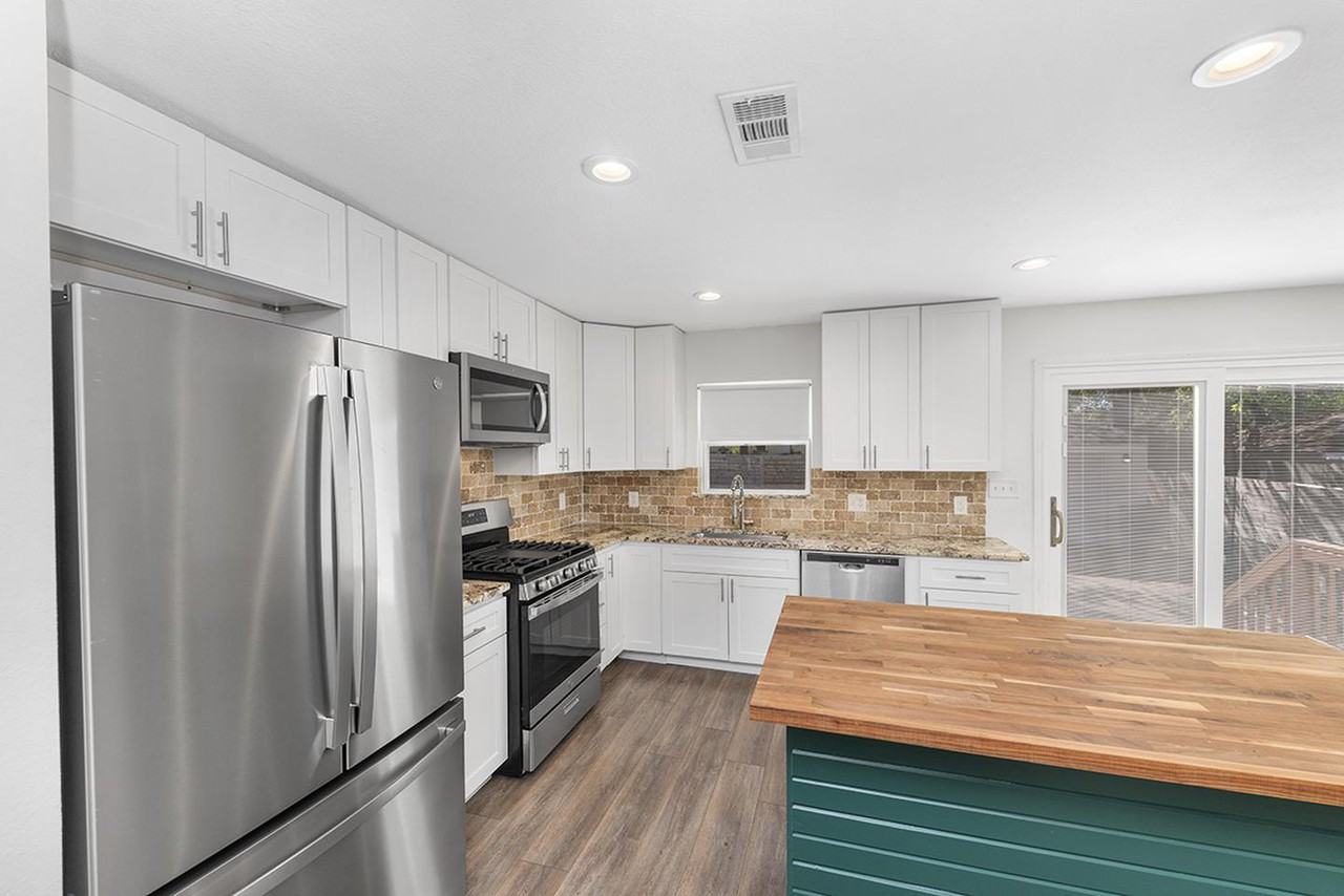 3338 Emmett St - Photo 7 of 19