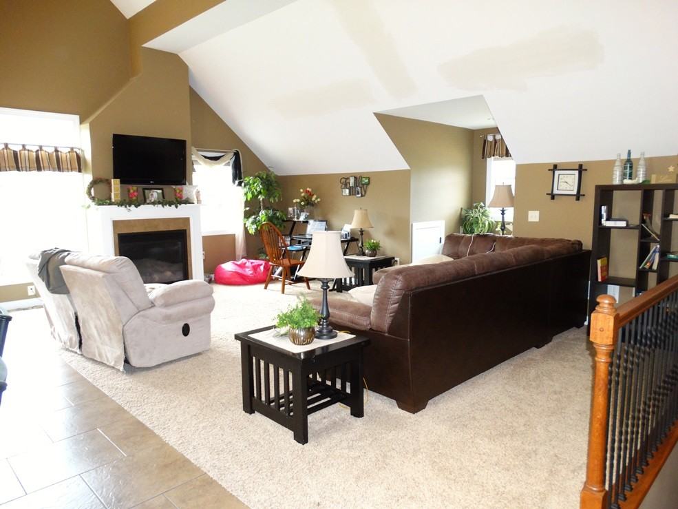 316 Deerfield Dr - Photo 3 of 25