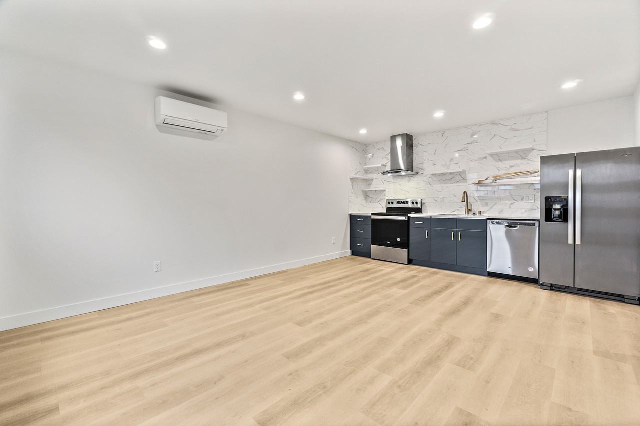 9742 Waters Ave S #DADU - Photo 3 of 18