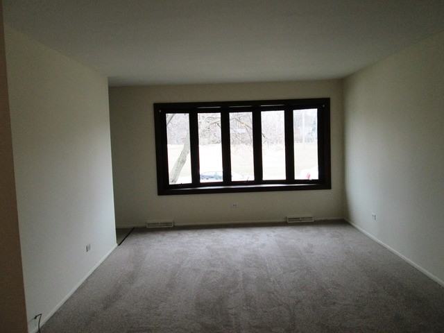 272 Station Dr - Photo 3 of 16