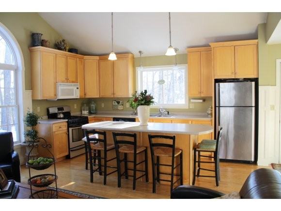 502 Wallace Rd - Photo 3 of 20