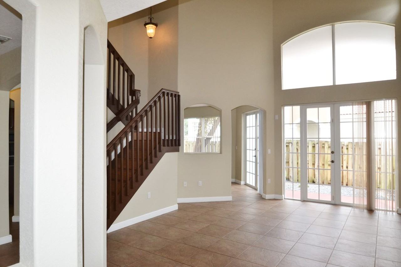 7977 Nw 116th Ave - Photo 3 of 17