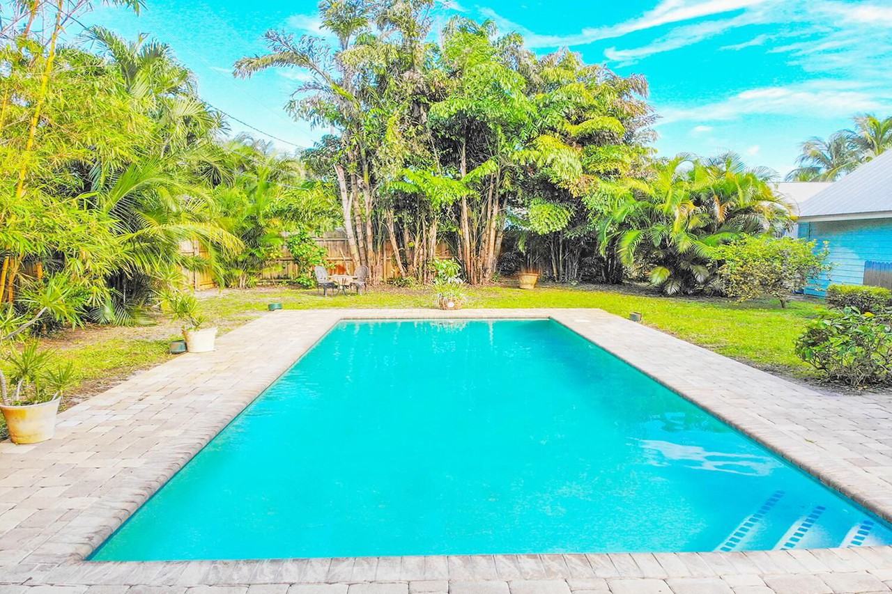 321 Beverly Dr - Photo 2 of 13